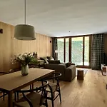 Isard Homes By Select Rentals