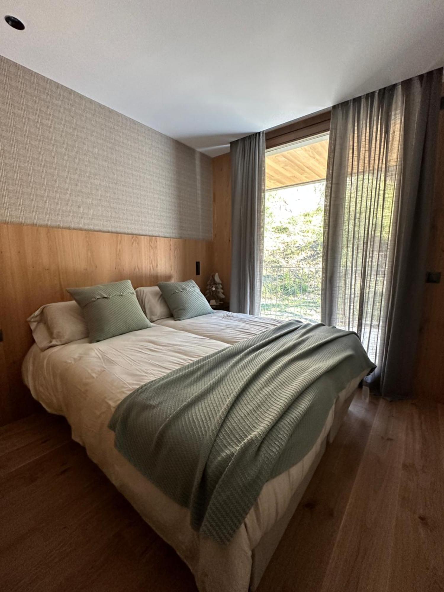 Isard Homes By Select *