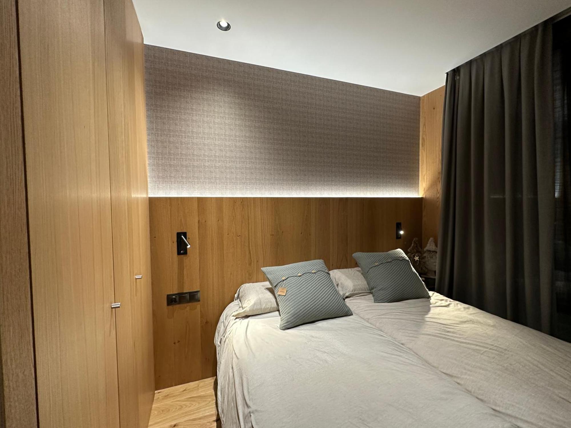 Isard Homes By Select *